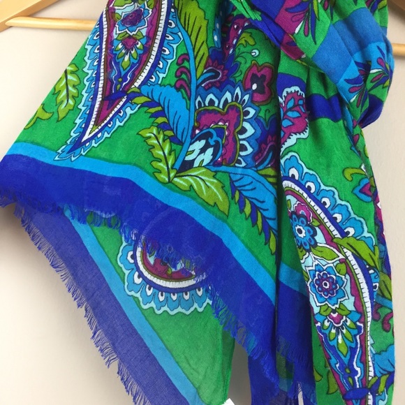 Vera Bradley Scarf Emerald Paisley Retired Print** - Picture 3 of 8